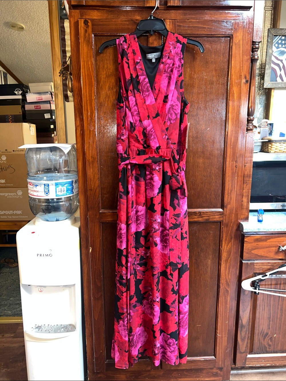 Women’s  Donna Ricco black red flowered sleeveless maxi dress